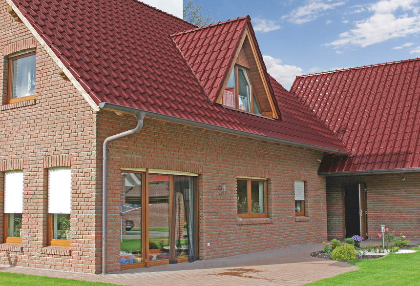 Dom jednorodzinny z dachówki Piemont Trentino