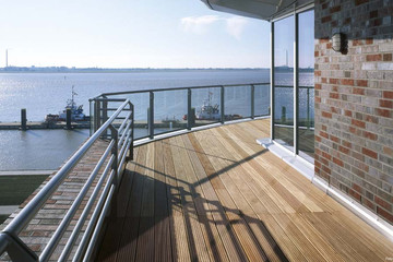 Budynek mieszkalny z elewacją Westminster